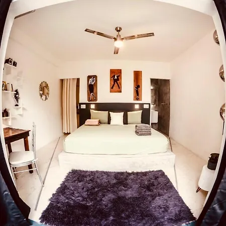 Radio Hotel *