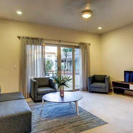 Complex With An Alluring Pool & Tropical Vibes By Stella Rentals! Apartamento Tulum