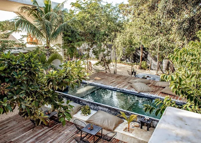 Villa In La Veleta For 16 Guests