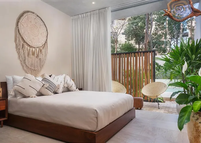 Private Studio Wterrace & Direct Pool Access A104