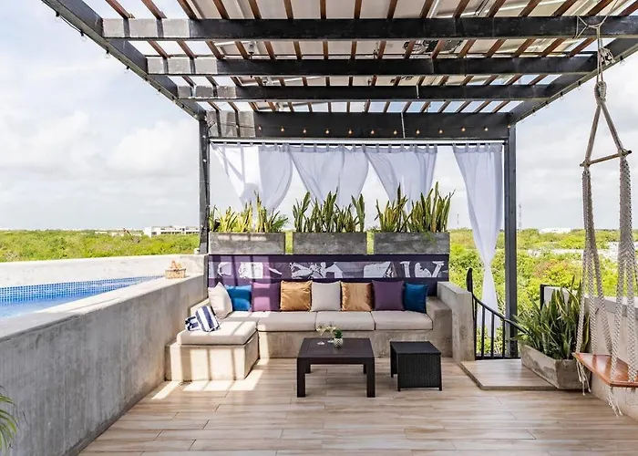 Rooftop Pool Paradise With Jungle Views