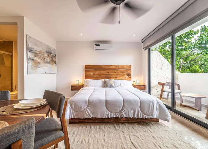 King Suite With Balcony, Gym, Rooftop Pool