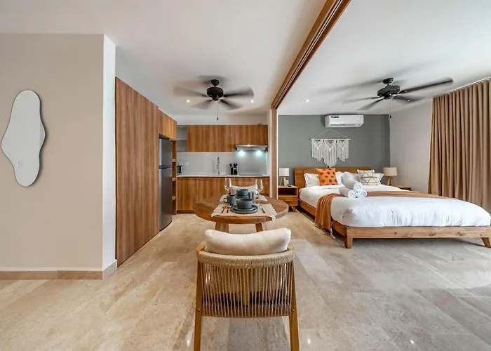 King Studio W Private Balcony Rooftop Pool And Gym