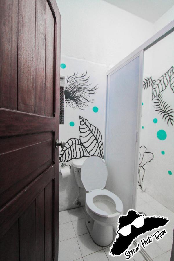 Hostel Straw & Rooftop Bar