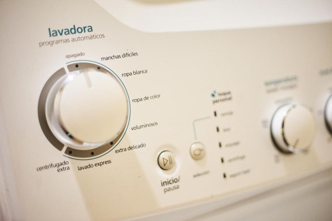 Luxury Poolside Gem With Pool, Jacuzzi & Gym