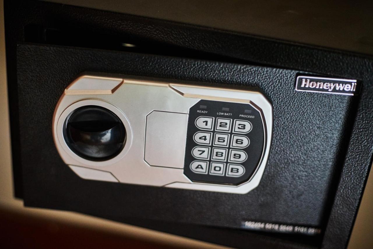 Luxury Poolside Gem With Pool, Jacuzzi & Gym Apartment Tulum