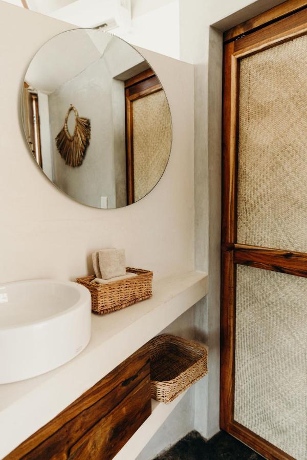 Mamasan Treehouses &