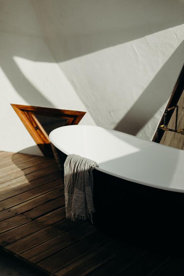 Mamasan Treehouses &