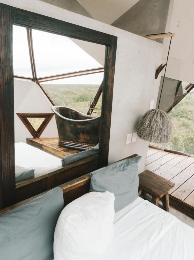 Hotel Mamasan Treehouses & Tulum
