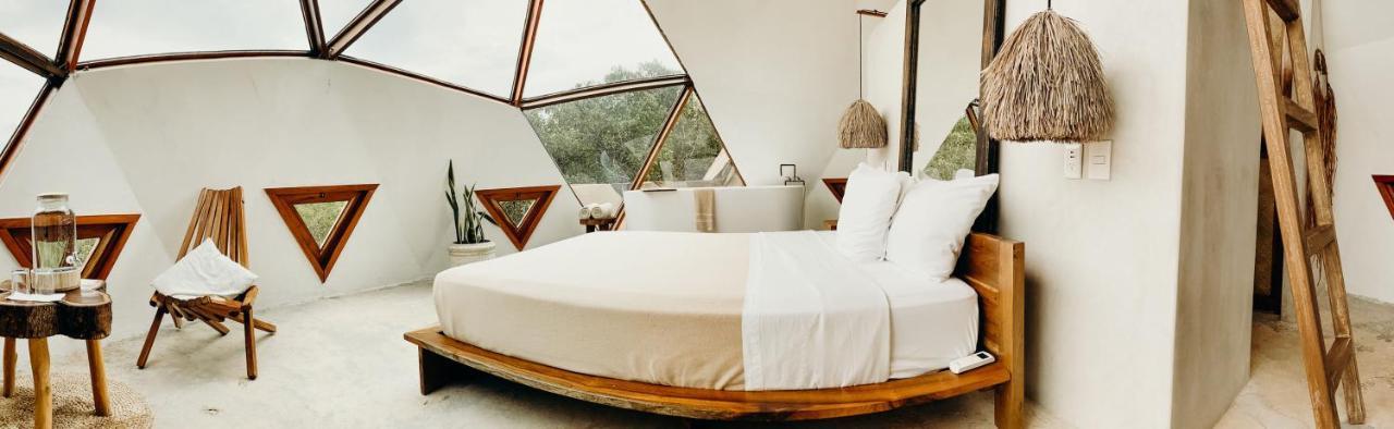 Mamasan Treehouses & 4*