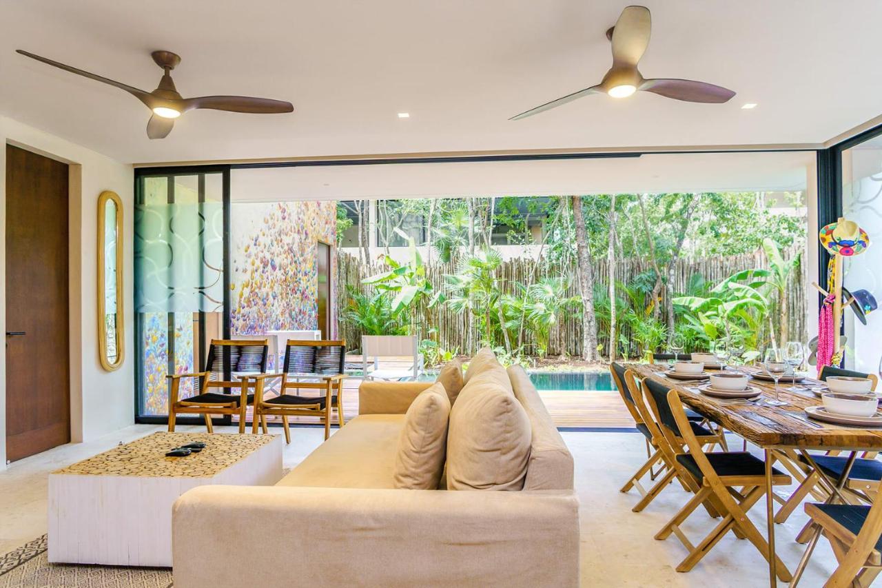 Gorgeous Flowy Space With Wrap-around Private Pool Apartment *