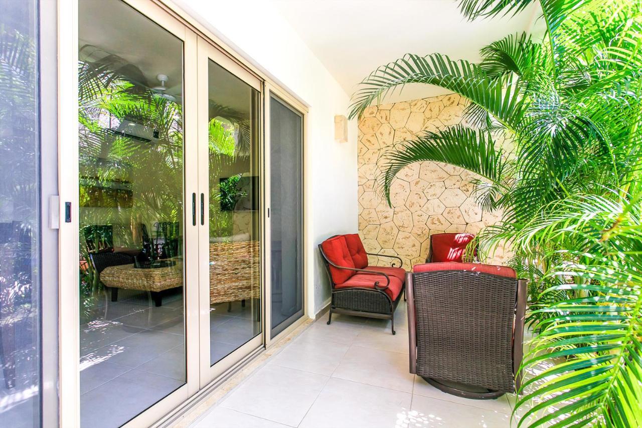 Apartment Complex With An Alluring Pool & Tropical Vibes By Stella Rentals! *