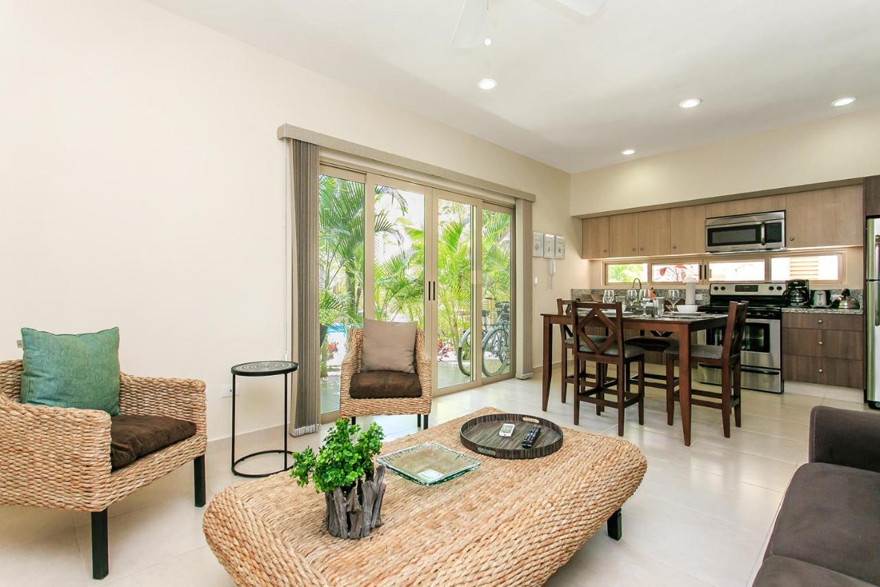 Apartment Complex With An Alluring Pool & Tropical Vibes By Stella Rentals! *