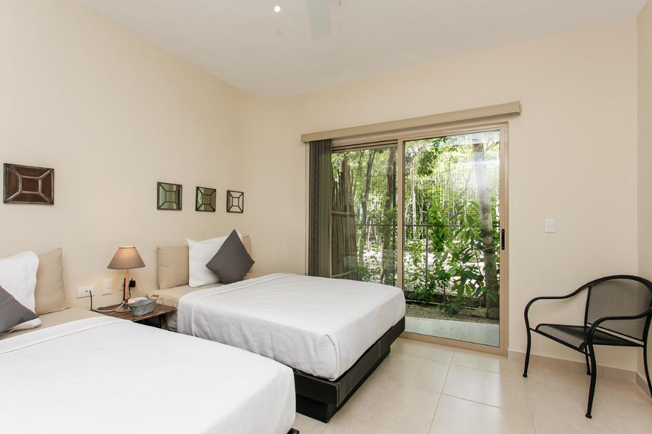 Complex With An Alluring Pool & Tropical Vibes By Stella Rentals! *