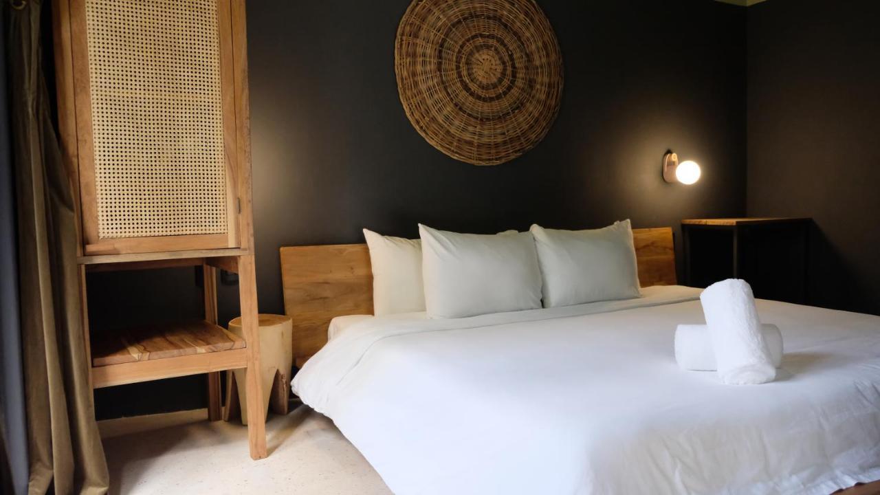 Loba Male Only Bed & Breakfast 4*