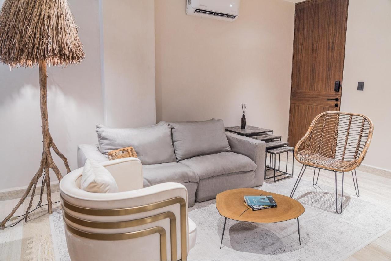 Nice Avant-garde Studio Charming Private Terrace And Miniplunge Pool And Great Amenities