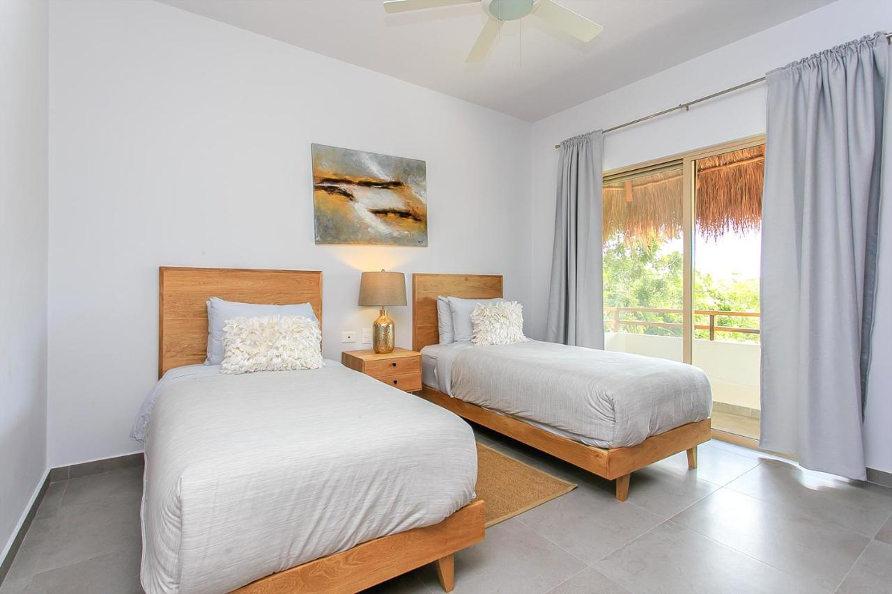 Complex With An Alluring Pool & Tropical Vibes By Stella Rentals! Apartment *