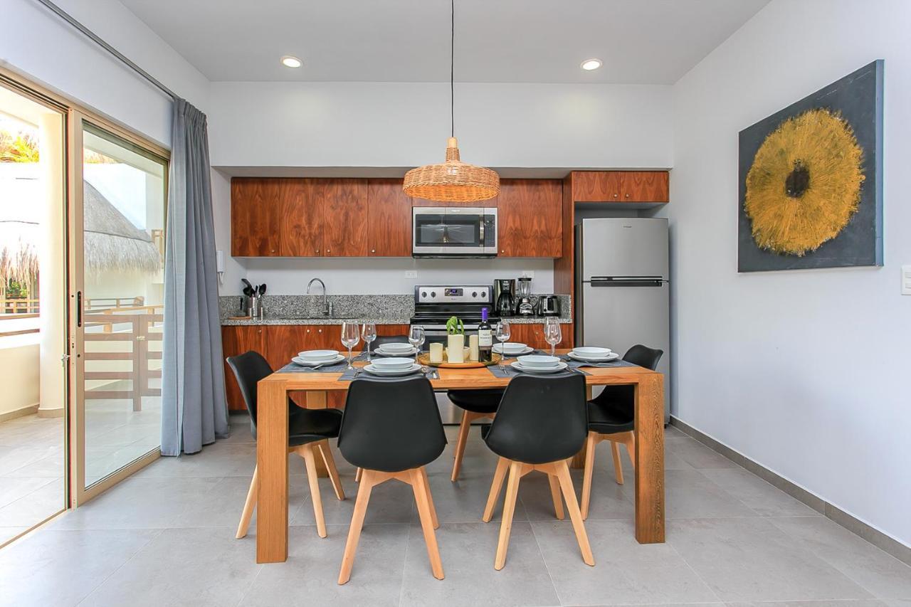 Complex With An Alluring Pool & Tropical Vibes By Stella Rentals! Apartment *