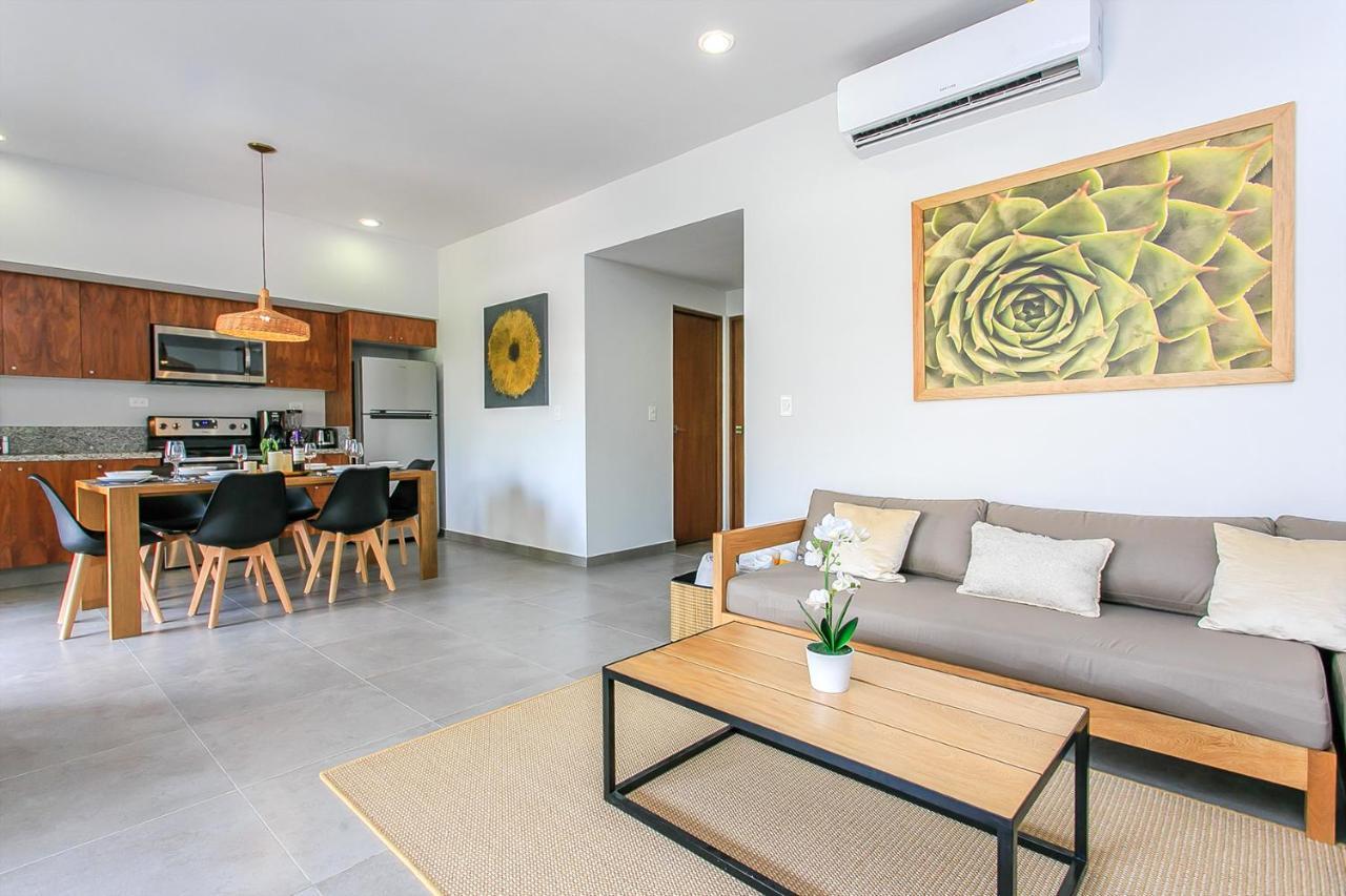 Complex With An Alluring Pool & Tropical Vibes By Stella Rentals!