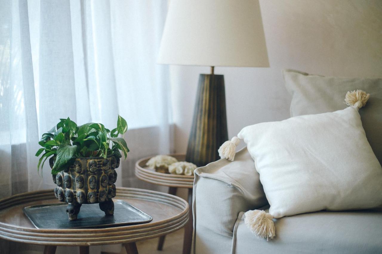 3 Bed Sleeps 6 - Private Pool & Hot Tub *