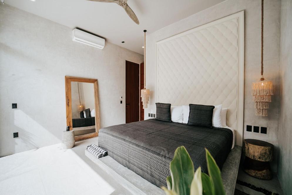 Kings Mansion For 26 Guests! *