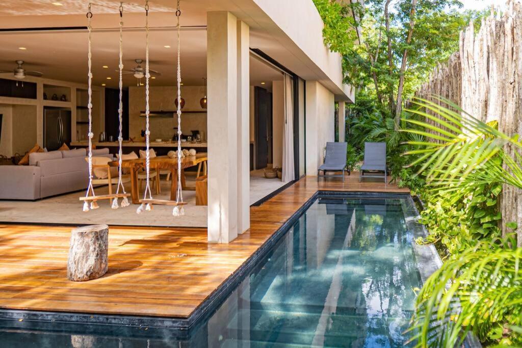 Essentia Luxury Jungle 2br With Private Pool