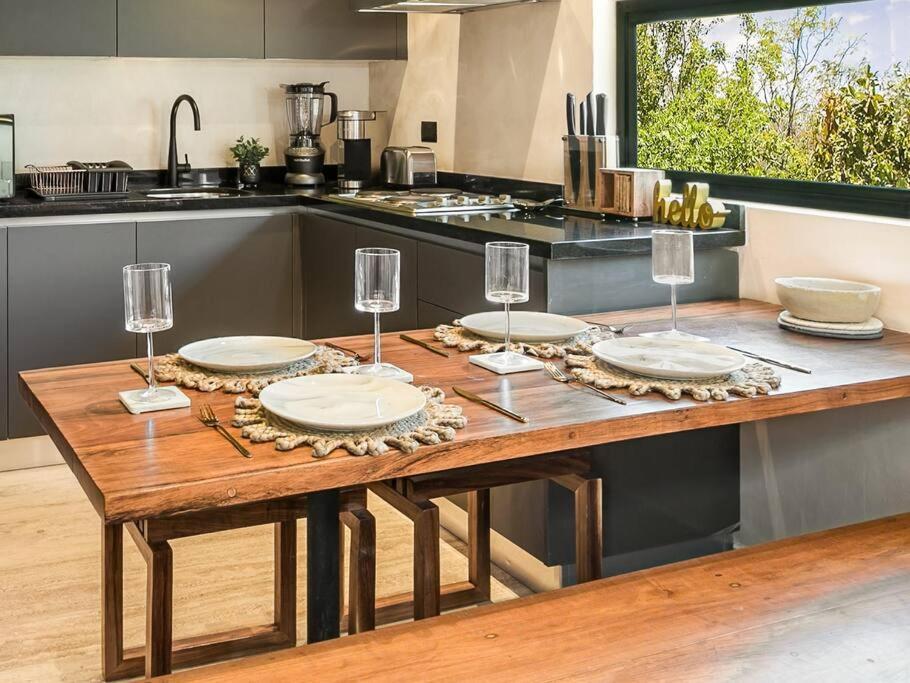 Beautiful 2 Bedroom In In Maha Apartment *