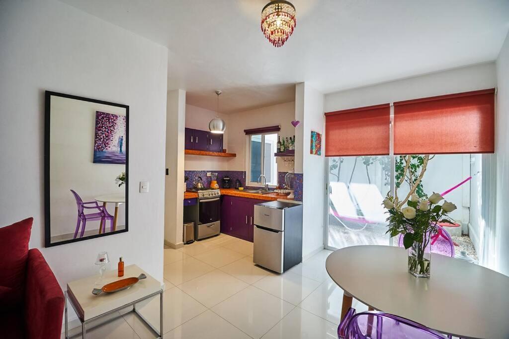 Roxie's Charming Art House, Great Location Apartment *