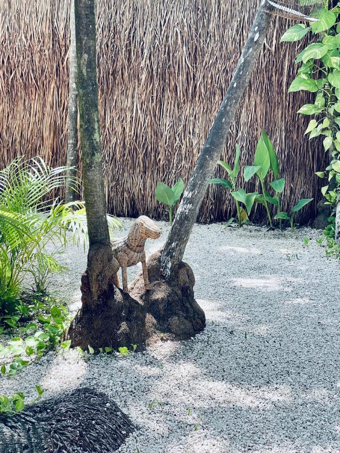 Pal Mar Glamtainer Hotel