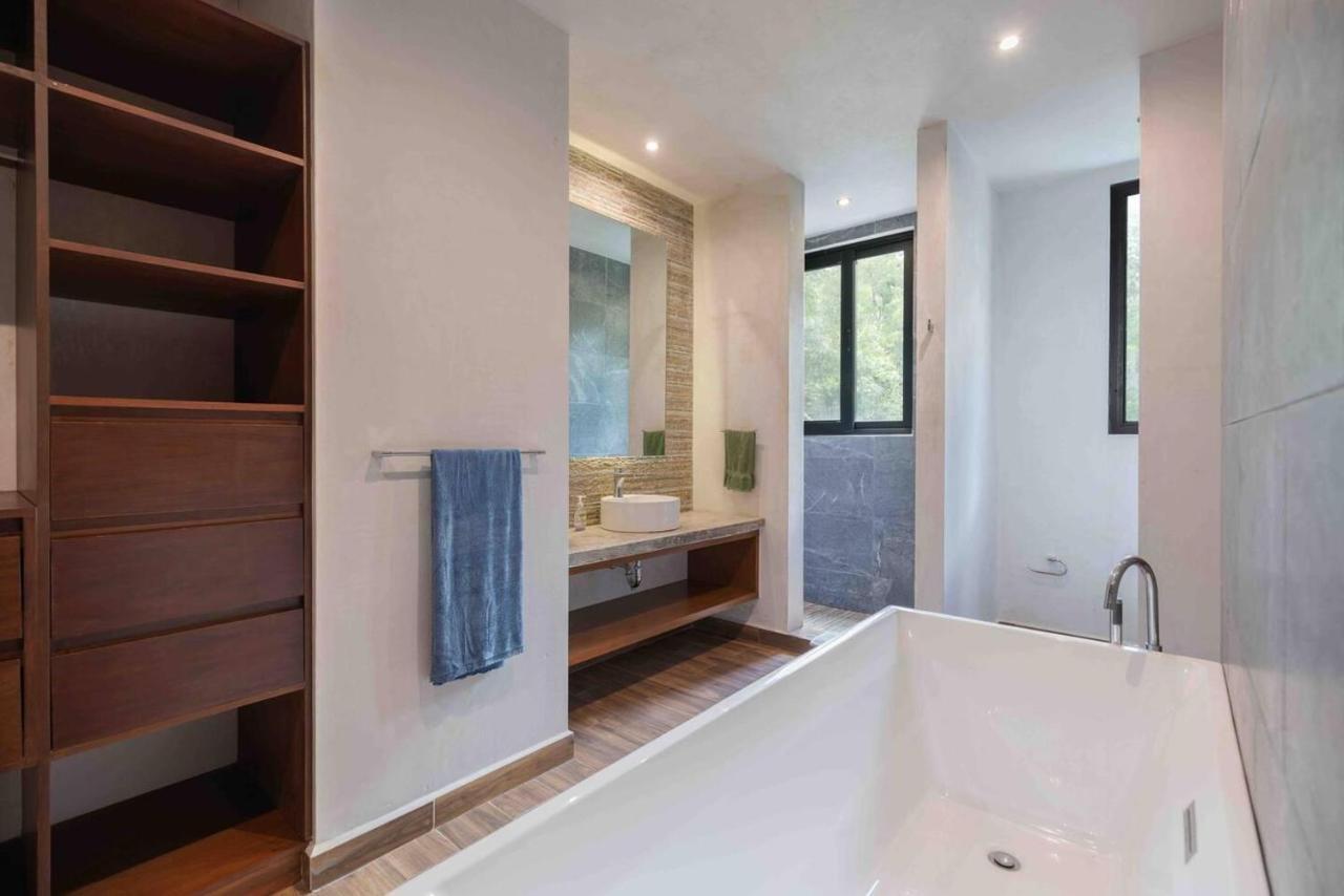 Lovely 2-bed In With Private Pool