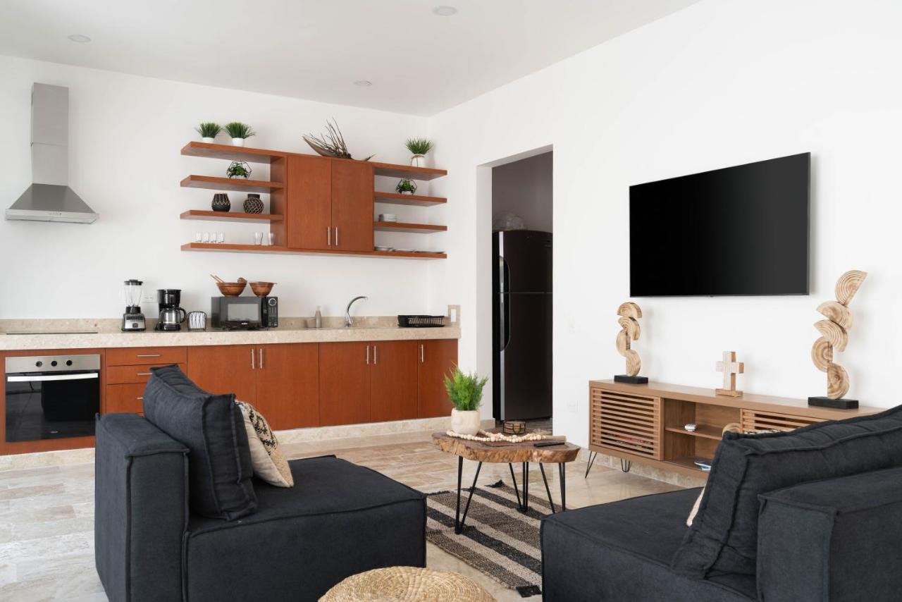 Cozy 3 Bedrooms Townhome-centrally Located-gated-wifi *