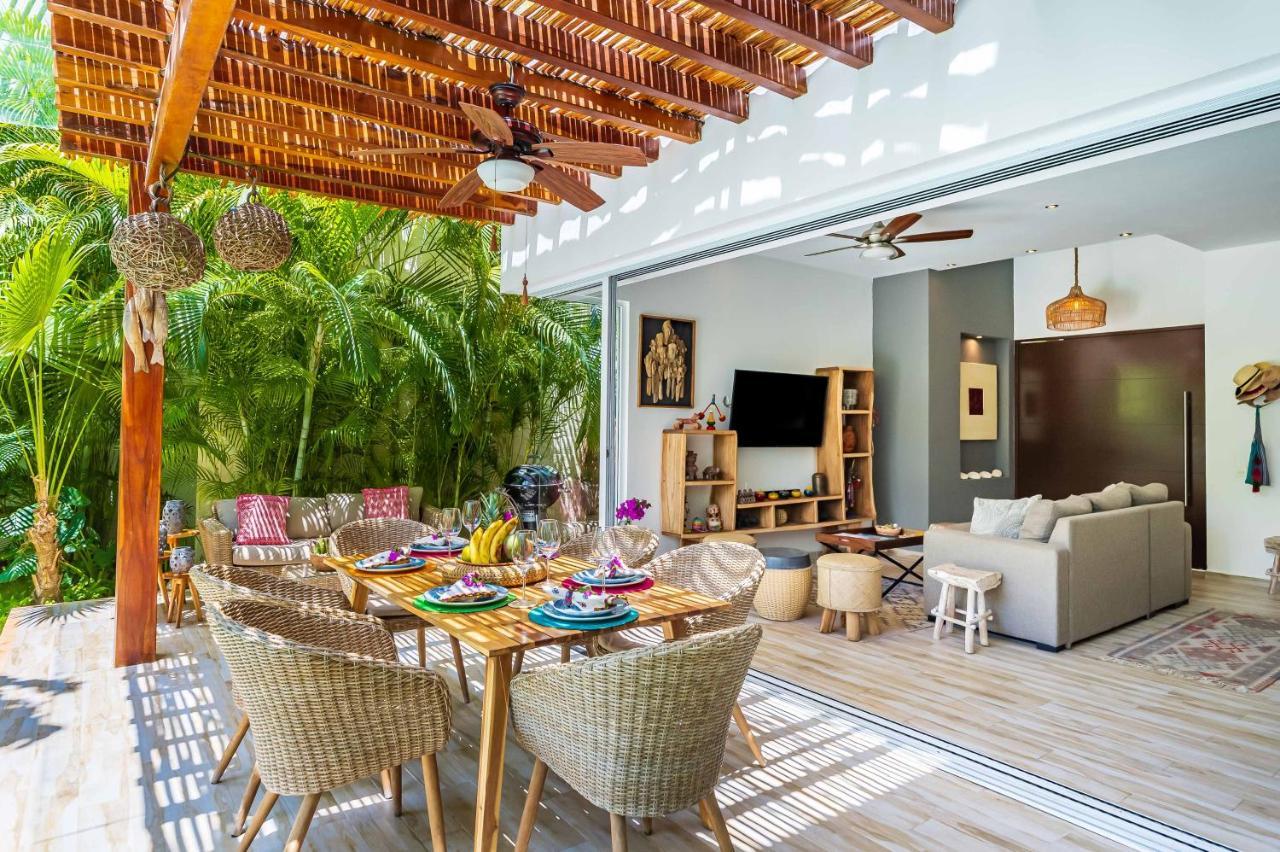 Calma, Chic & Mexican Villa, A True Oasis Pool, Security Holiday home