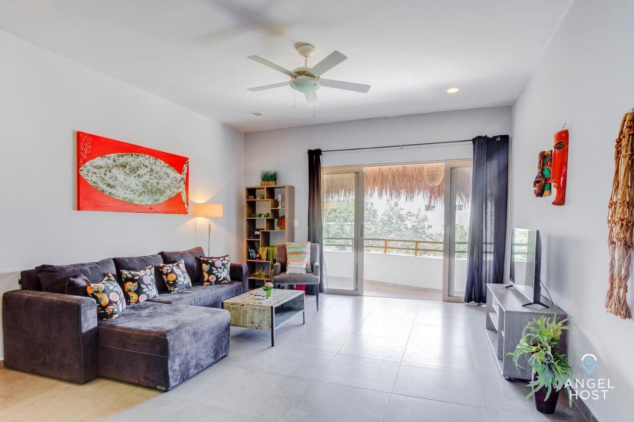 Apartment Complex With An Alluring Pool & Tropical Vibes By Stella Rentals!