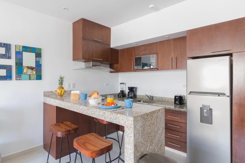 Zaazil, Jungle View & Great Pool 100mb Fiber Wifi! Apartment *