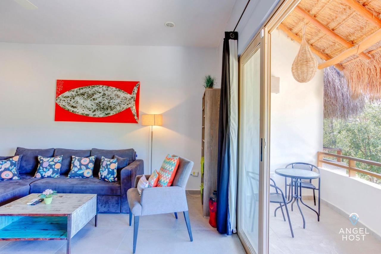 Complex With An Alluring Pool & Tropical Vibes By Stella Rentals! Apartment *