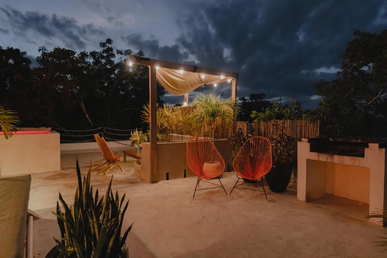 Ujo 100 Mb Wifi 2 Private Pools *