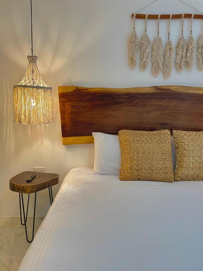 Apartment Beautiful Swim-up With Private Terrace, Pool And Jungle Gym