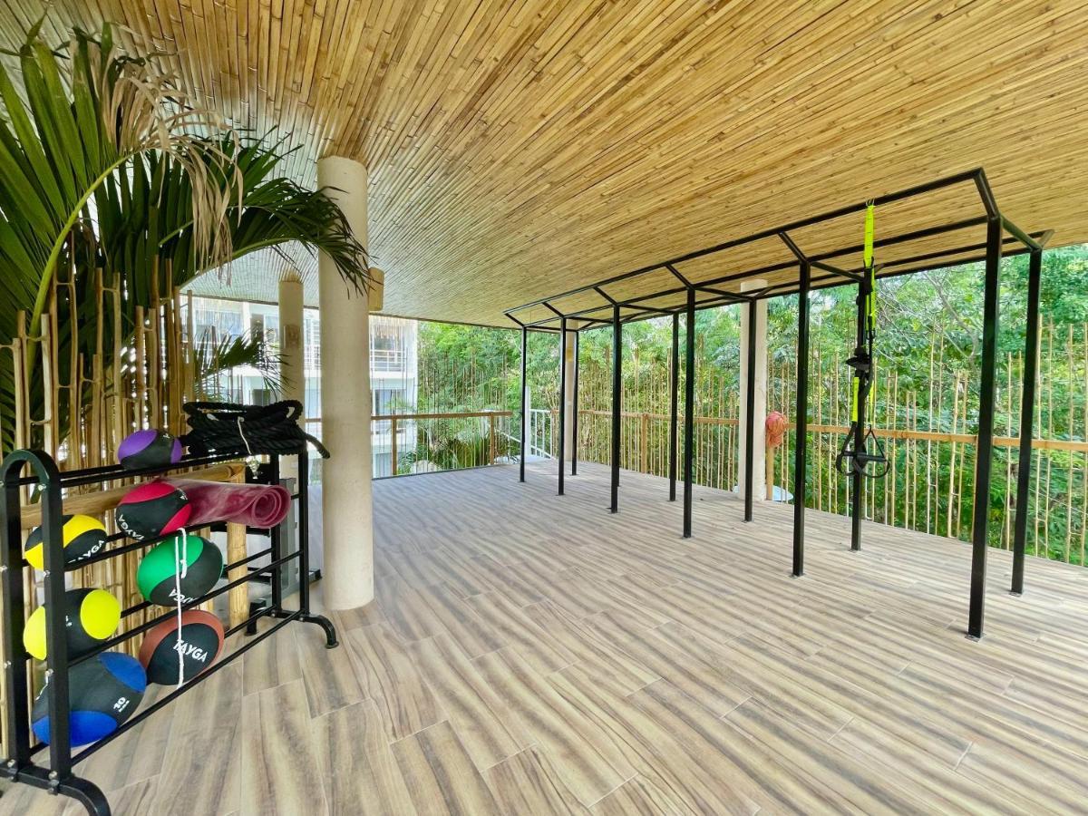 Beautiful Swim-up With Private Terrace, Pool And Jungle Gym