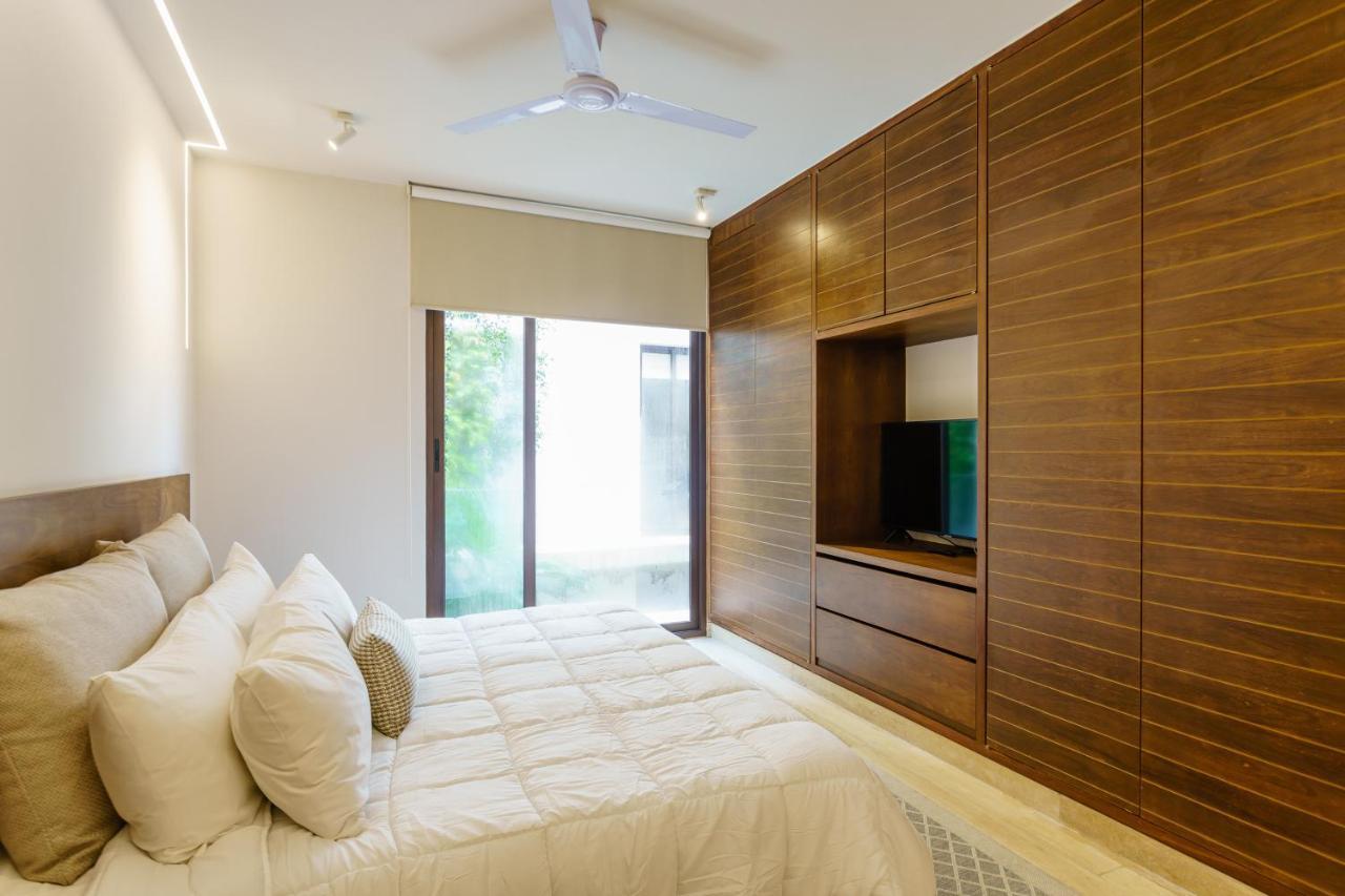 204 Hidden Gem In The Heart Of W/ Huge Private Terrace And Pool For 6 Pax Apartment