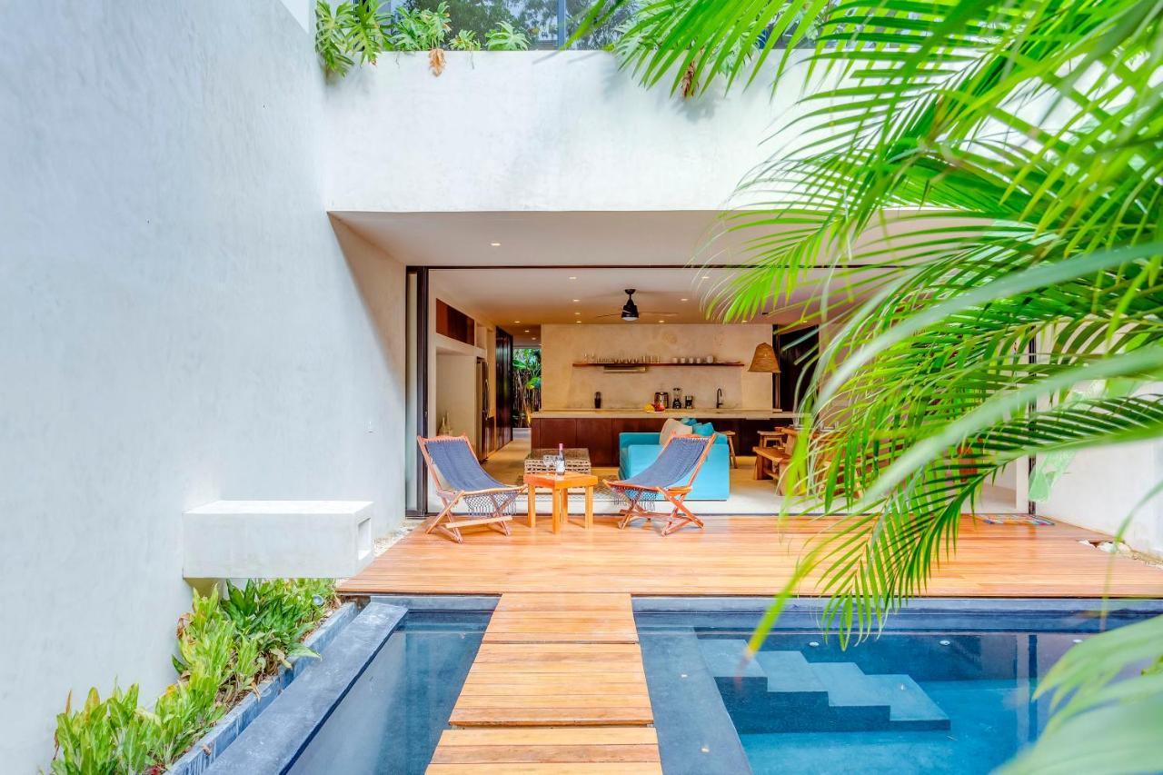 Apartment Gorgeous Flowy Space With Wrap-around Private Pool