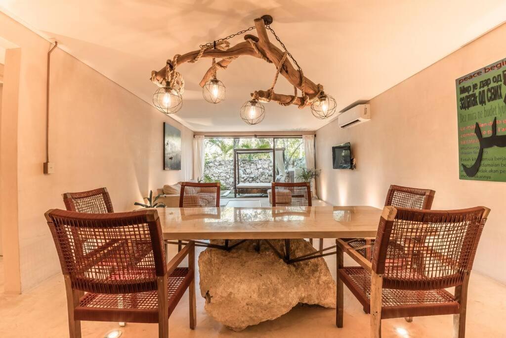 Holiday home Retreat-3br Luxury Condo-private Pool