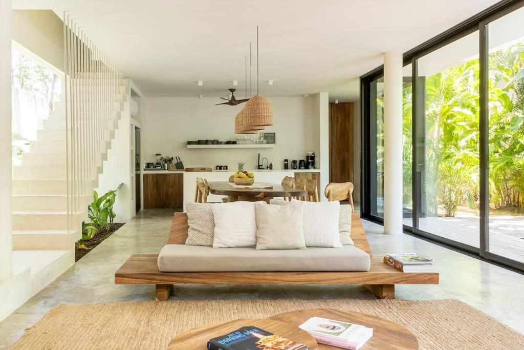Casa Areca: Award-winning Architectural With Concierge Villa