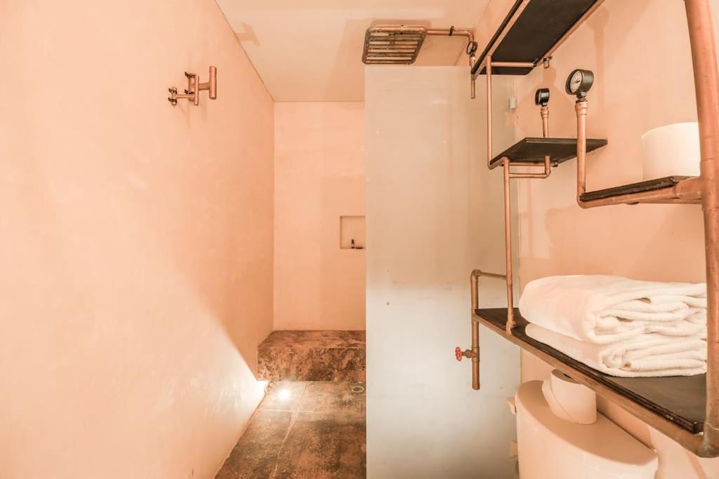 Holiday home Retreat-3br Luxury Condo-private Pool *