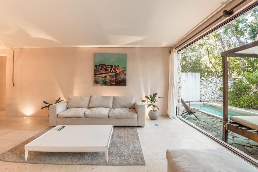 Holiday home Retreat-3br Luxury Condo-private Pool *