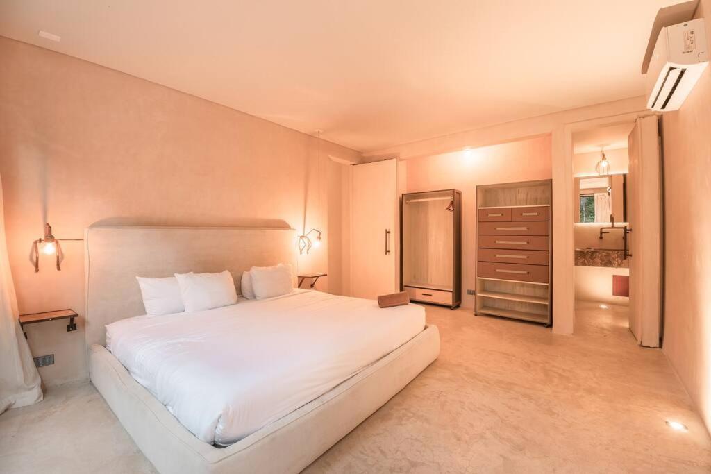 Retreat-3br Luxury Condo-private Pool *