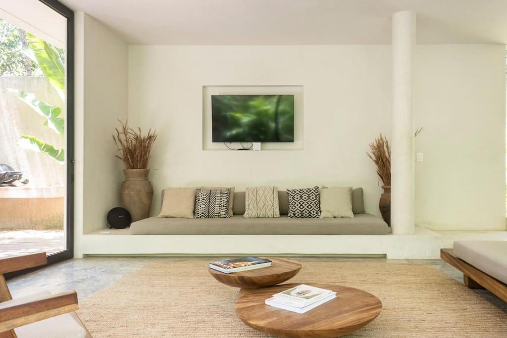 Casa Areca: Award-winning Architectural With Concierge