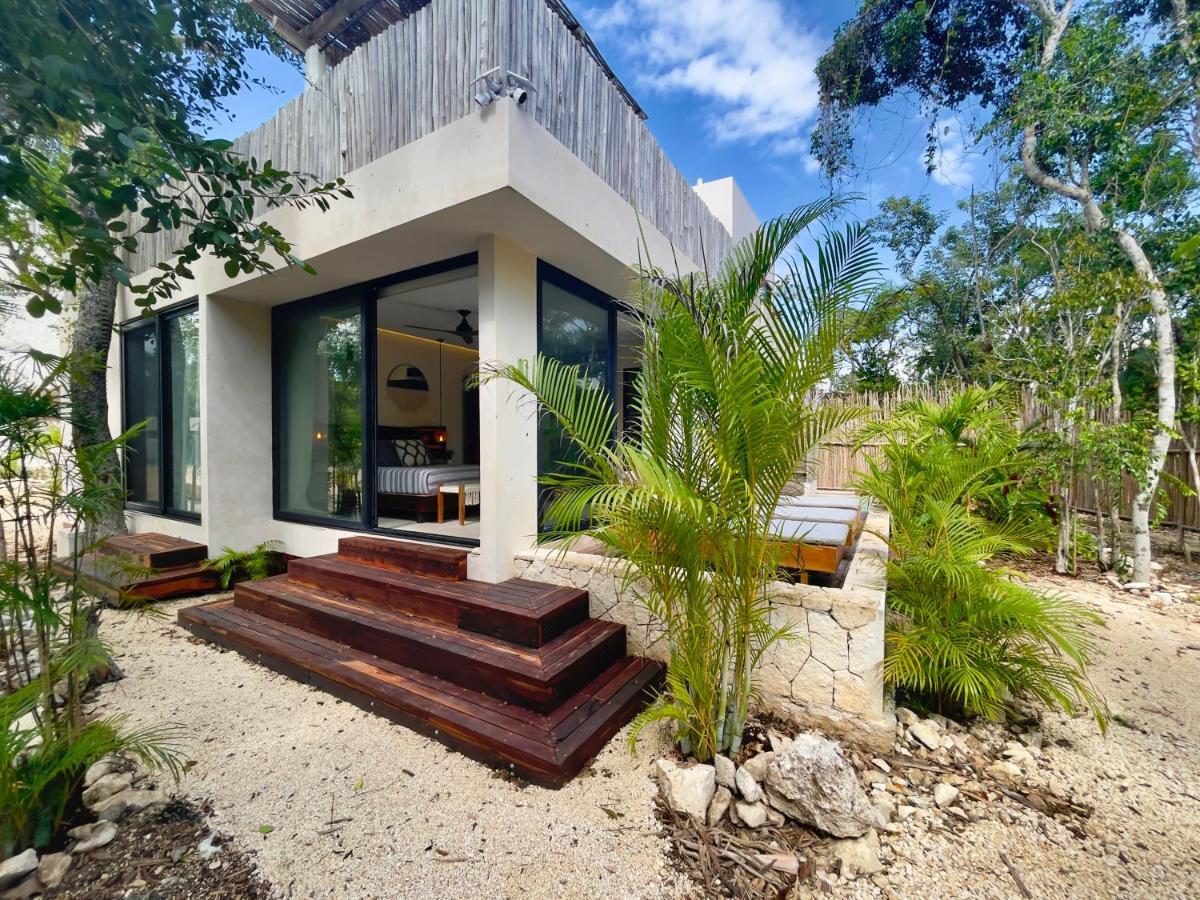 Jungle-chic Luxurious