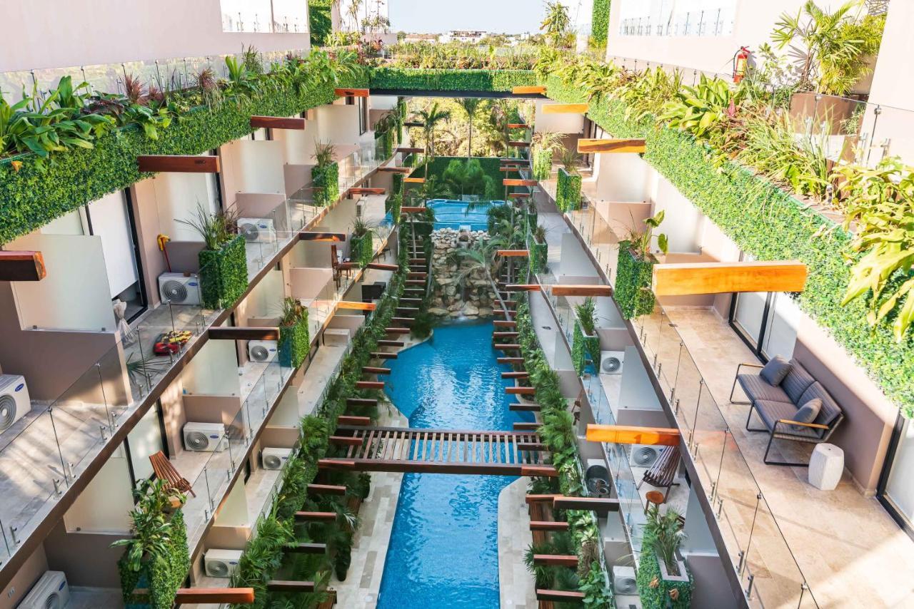 At Menesse Apartment *