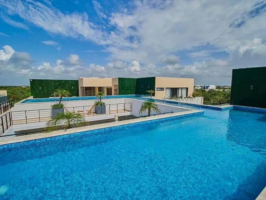2 Bedroom With Rooftop Pool And Gym Apartment