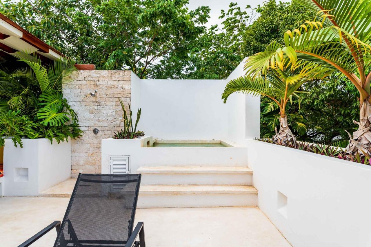 Ek'balam & Flamingo, Luxury Villas, Private Pool, Private Garden, Jacuzzi, 24h Security *